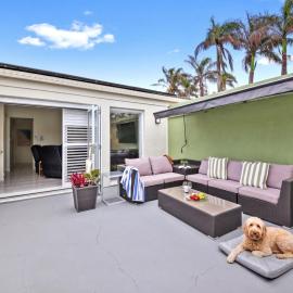 Charming 1BR beachside retreat steps from dog beach