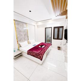 M-Town Inn Nainital Premium Stay with Modern Rooms, Family Comfort & Beautiful Hill Views