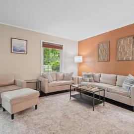 Family & Work-Friendly 3BD w Fire Pit - U of I 1M