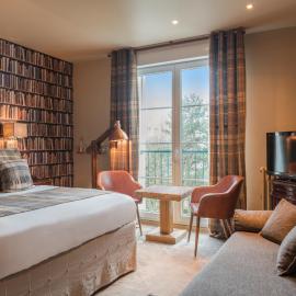 Hôtel Spa Vent d'Ouest، فندق في لو هافر
