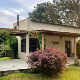 Cómoda casa con gran jardín y piscina en El Pinar