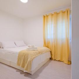 Spacious 4BR Apartment near Lisbon