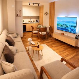 Cozy Nest Modern Apartment with Free Parking and Terrace