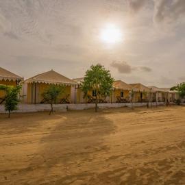Royal Jaisalmer Resort with Swimming Pool, hotel di Jaisalmer