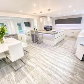 Spacious home 10mins walk to Cowbridge High Street