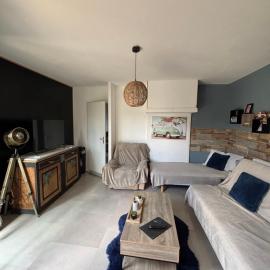 Charmant T2, Cl 3 étoiles, 4 Lits, 4 personnes et 1enfant, parking et terrasse, hotel i Saint-Sever