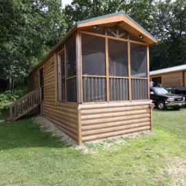 Blackhawk RV Campground Cabin 1, hotel u gradu 'Milton'