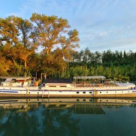 Péniche Le Makara, ξενοδοχείο στην Αβινιόν