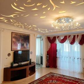 Spacious Apartment near Sarzhyn Yar, Botanic Garden โรงแรมในคาร์คิฟ