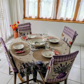 Biohof - Ferienwohnung S' Träumli, hotelli kohteessa Linthal