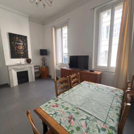 Spacieux appartement T4 avec cours privée