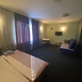Часть дома с отдельным входом – hotel w mieście Svitlovodsʼk