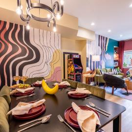 Themed Property on Carson St with Hot Tub, hotel sa Pittsburgh
