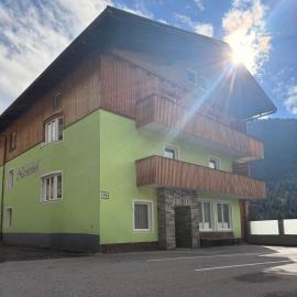 Naviserhof Appartement, hotell i Navis