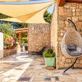 HOLIDAY HOME ZLOPOJE