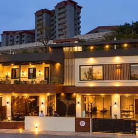 The Cosmo Hill Resort, hotel v mestu Bilāspur