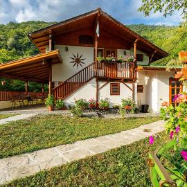 Къща за гости Аврамови, hotel di Ribarica
