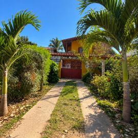 Casa em Setiba a 150m da praia até 12 pessoas
