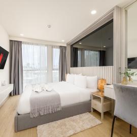 Bala Suite Pool And Gym Access The Ozone Condo: Ban Thalat Choeng Thale şehrinde bir otel
