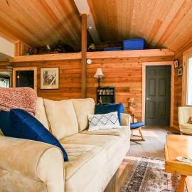 Chop Wood, Carry Water, hotel en Husavick