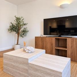 Central Windsor, 2Bed 2 Bath, Private Parking