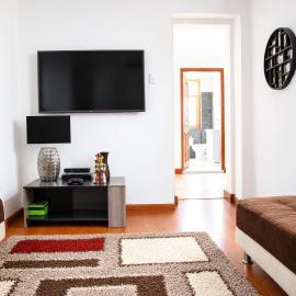 Spacious 3 Bedroom apartment Old Town