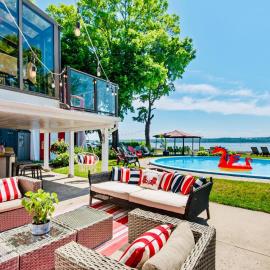 Private Villa | Retreats & Corporate Christmas, hótel í Saint-Laurent-de-l'ile d'Orleans