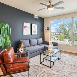 Group-Friendly Apt with Pool Gym Parking WD Balcony