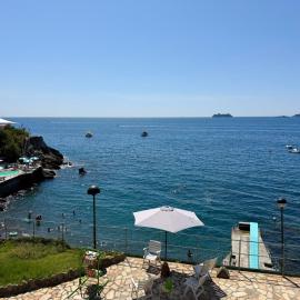 Villa Maria Luisa, with Private Beach Access and Tennis, ξενοδοχείο σε Zoagli