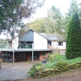 A peaceful home at Sun Valley, Romanno Bridge, hotel a Romannobridge