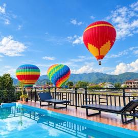 Vang Vieng Sisavang Hotel, hotel di Vang Vieng