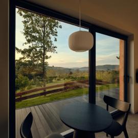 NOMA Jakubovice - tiny house v přírodě s neuvěřitelným výhledem a finskou saunou v ceně