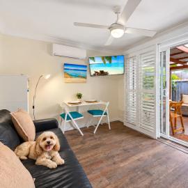 Stylishly pet-friendly and filled with coastal charm, hotel v mestu Buddina