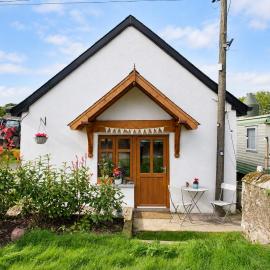 Tinneshrule Farm Family Stay Studio Ferns Co Wexford by SOS Stays, хотел в Енискорти