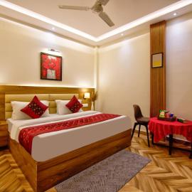 Rose STAYZ - 2 walk Near Nizamuddin Dargah, hotell i New Delhi