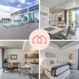 Cozy Downtown Pad- Luxe Rooftop pool gym and more