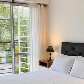 Loft luminoso con balcón y entrada independiente