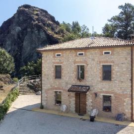 Pietra Home