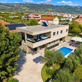 Villa Rozzaria - Mediterranean Spa Escape, Hotel in Kaštela
