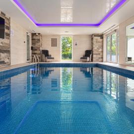Mereside House Private Indoor Pool, Hot Tub & Cinema