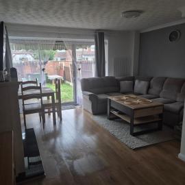 3 bed house in Walsall, perfect for contractors & leisure & free parking