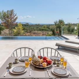 MENTOROS VILLAS, хотел в Karavádhos