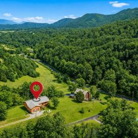 Smoky Arrow- Hot Tub - Game Room - 3 min to Dollywood, khách sạn ở Seaton Spring