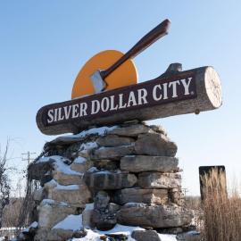 Steps to Table Rock Lake, Min to Silver Dollar City
