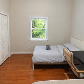 Central Light-Filled 2rd Floor -2B