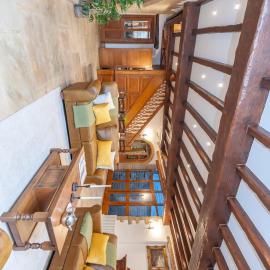 Farmhouse Barn - Rustic luxury for families -Leeds - Pass the Keys