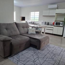 Casa Finger NOVO ambiente familiar de frente pra rodovia próx centro e núcleo, hotell i Ivoti