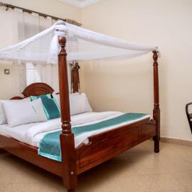 Greenville Country Resort، فندق في Masaka