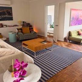 4BR Coastal Home - Ocean Views, backs onto forest, beach access, hotel di Bundeena