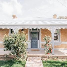 Dimby Cottage Beautifully Restored Heritage Home